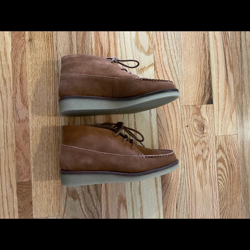 Aerosoles tan lace-up booties / shoes